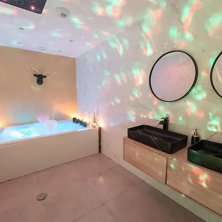 Avec 2 Jacuzzi Balneo, Parking Apartament *